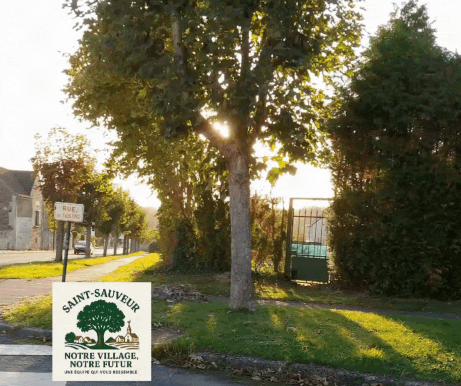 image animée montrant les photos de membres de la liste qui distribuent le premier tract dans les boîtes à lettres du village